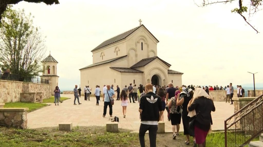 ფოთისა და ხობის მიტროპოლიტმა გრიგოლმა (ბერბიჭაშვილი) ძველ ხიბულაში მართალი ლაზარეს მკვდრეთით აღდგინების სახელობის ტაძარი