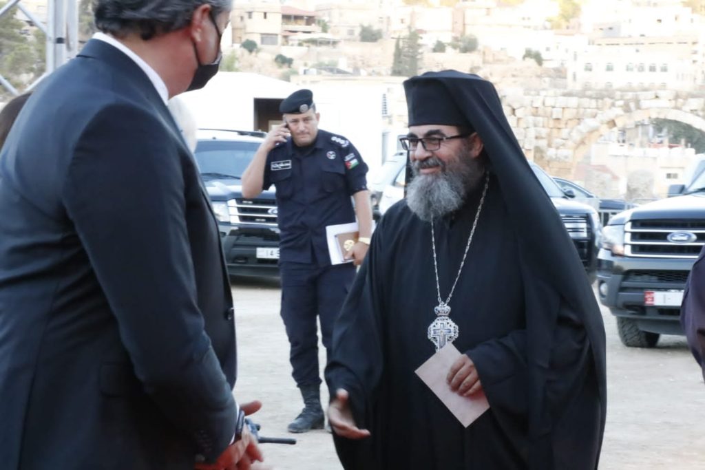 الخصاونة يفتتحُ مهرجانَ جرش للثّقافةِ والفُنون