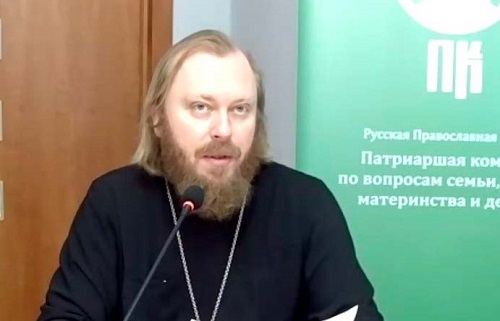 В РПЦ «всецело поддерживают» законопроект о защите семьи от вмешательства