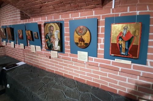 Музей истории религии в Петербурге открыл выставку греческих икон и гравюр