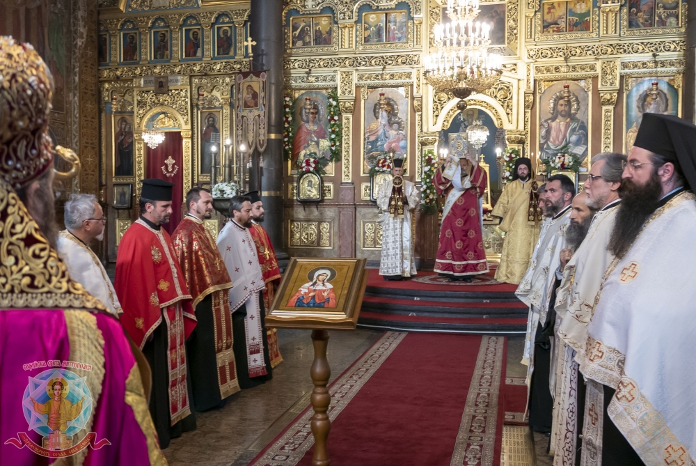 Празнично бдение в столичната митрополитска катедрала, в чест на св. великомъченица Неделя