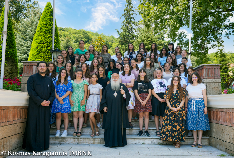 «Έχε γεια Παναγιά τα μιλήσαμε, στην Παναγία τη Δοβρά και φέτος ήρθαμε»