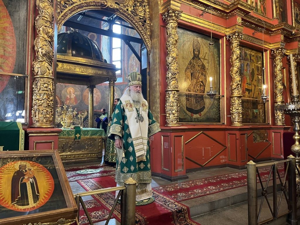 В день памяти прп. Евфросинии Московской председатель Синодального отдела по монастырям и монашеству совершил Литургию в Архангельском соборе Московского Кремля