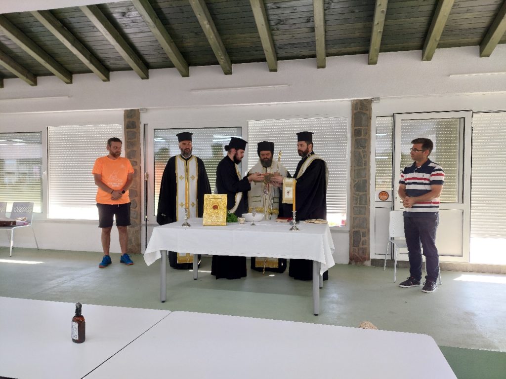 Η Ακολουθία του Αγιασμού στις κατασκηνώσεις της Ιεράς Μητροπόλεως Μαρωνείας και Κομοτηνής