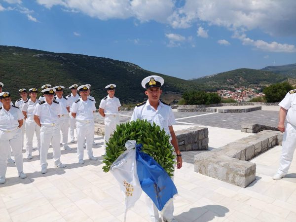 Δίστομο: Προσκύνημα Ναυτικών Δοκίμων στο λόφο του μαυσωλείου