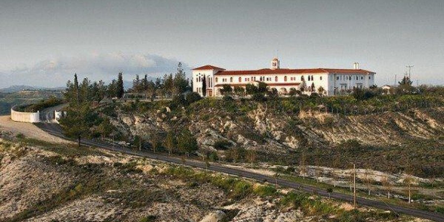 Υπό έλεγχο πυρκαγιά κοντά στην Ιερά Μονή Θεοτόκου Πέρα Ορεινής