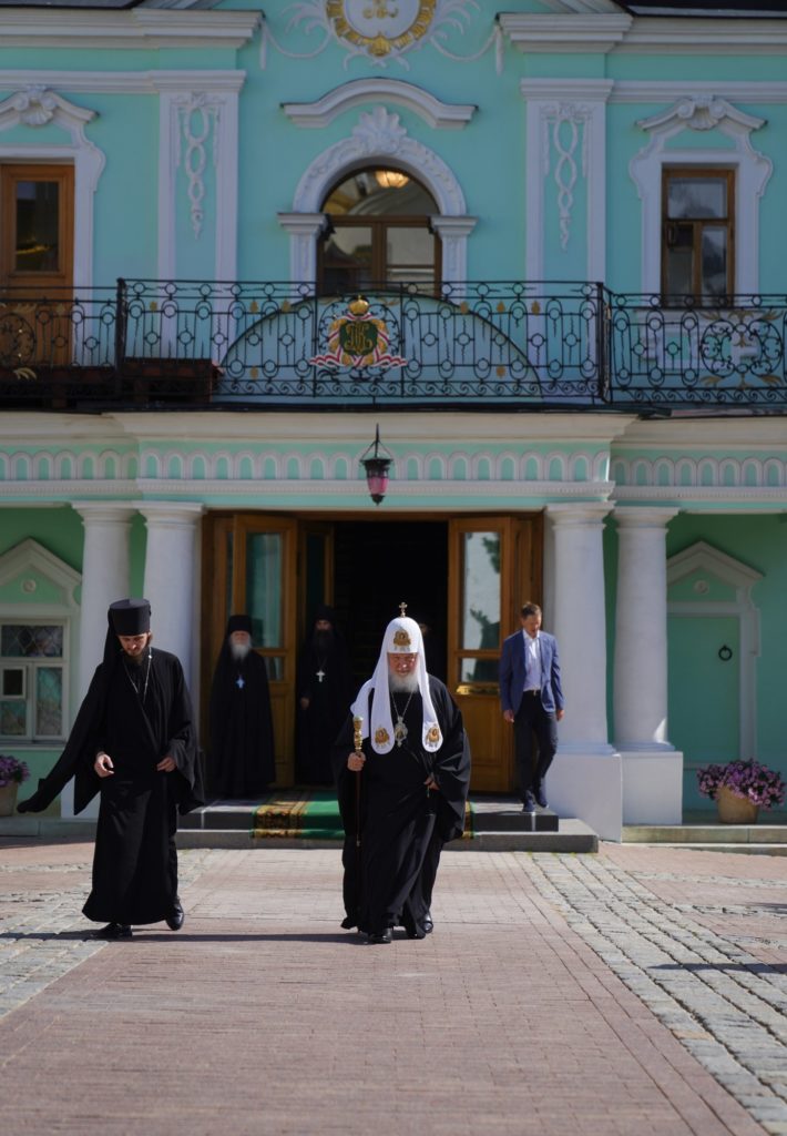 Святейший Патриарх Кирилл прибыл в Троице-Сергиеву лавру на торжества, посвященные 600-летию обретения мощей преподобного Сергия Радонежского