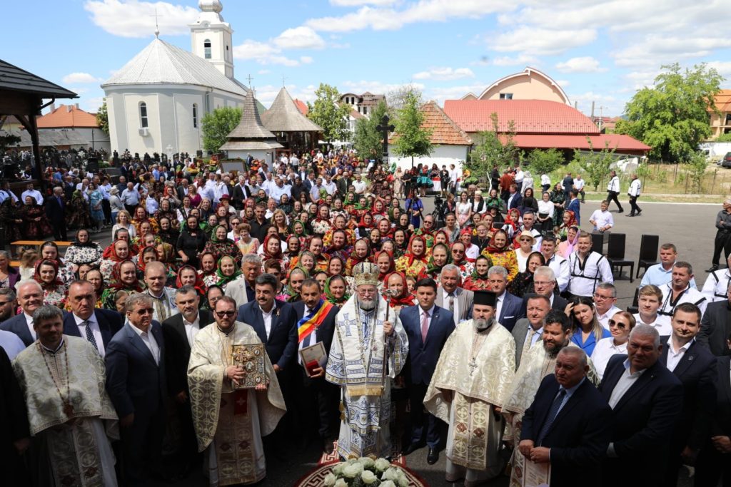 Episcopul Maramureșului a sfințit piatra de temelie pentru o nouă biserică în Țara Oașului