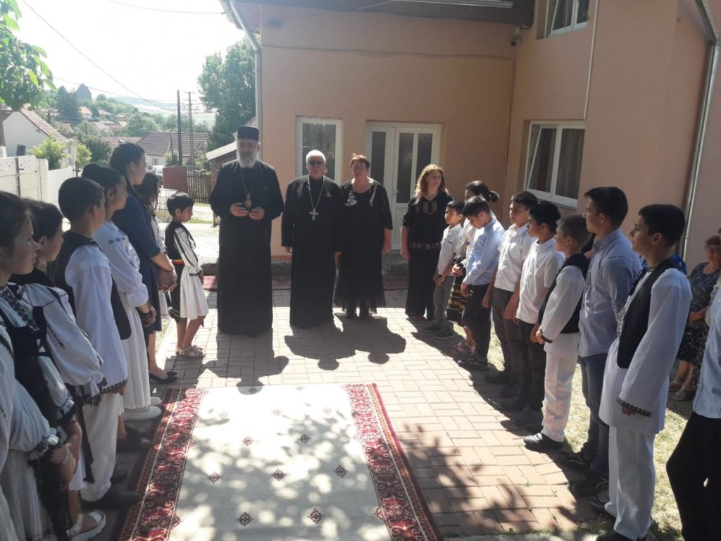 Arhiepiscopul Irineu i-a vizitat pe copiii de la Casa de tip familial „Sfântul Andrei” din Vingard