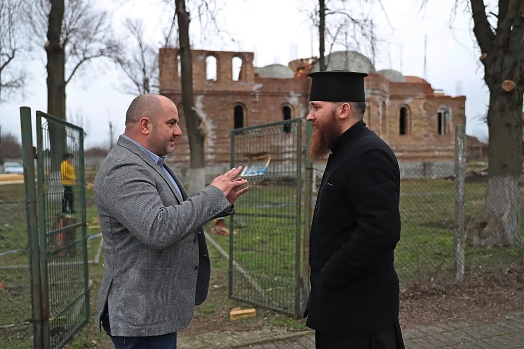 Lucrările avansează la prima biserică ortodoxă construită după o sută de ani la Moravița