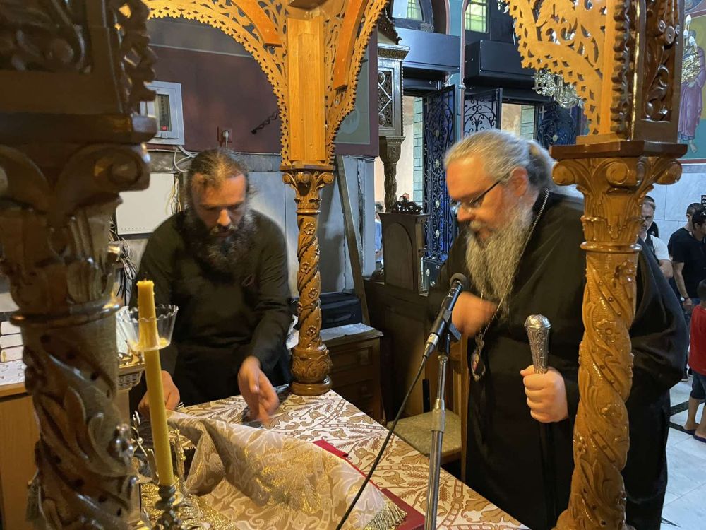 Προσκύνημα του Μητροπολίτη Λαρίσης στην Αγία Παρασκευή Τεμπών