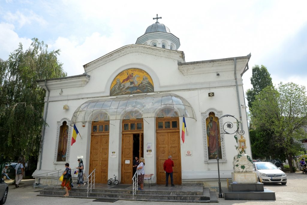 Capitală: Biserica Sfântul Gheorghe-„Capra” primește în dar moaștele Sfântului Pantelimon
