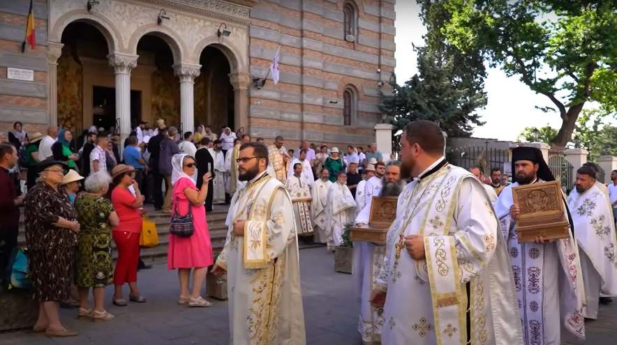 Catedrala Arhiepiscopală din Constanța a primit fragmente din moaștele Sf. Ap. Petru și Pavel