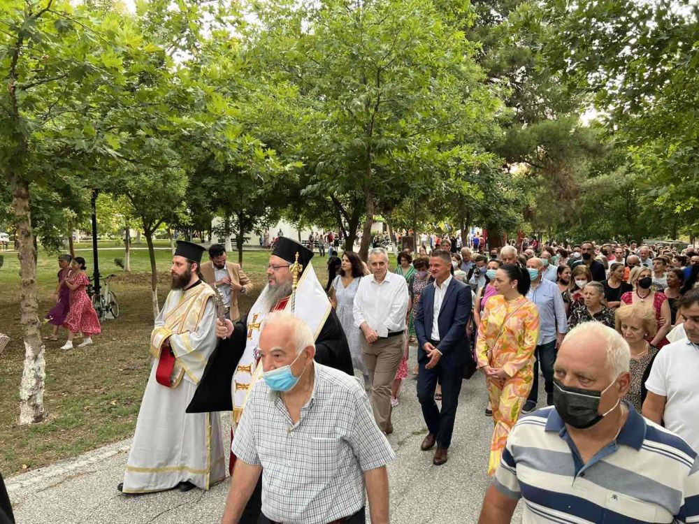 Λιτάνευσαν την εικόνα της Αγίας Μαρίνης στη Λάρισα