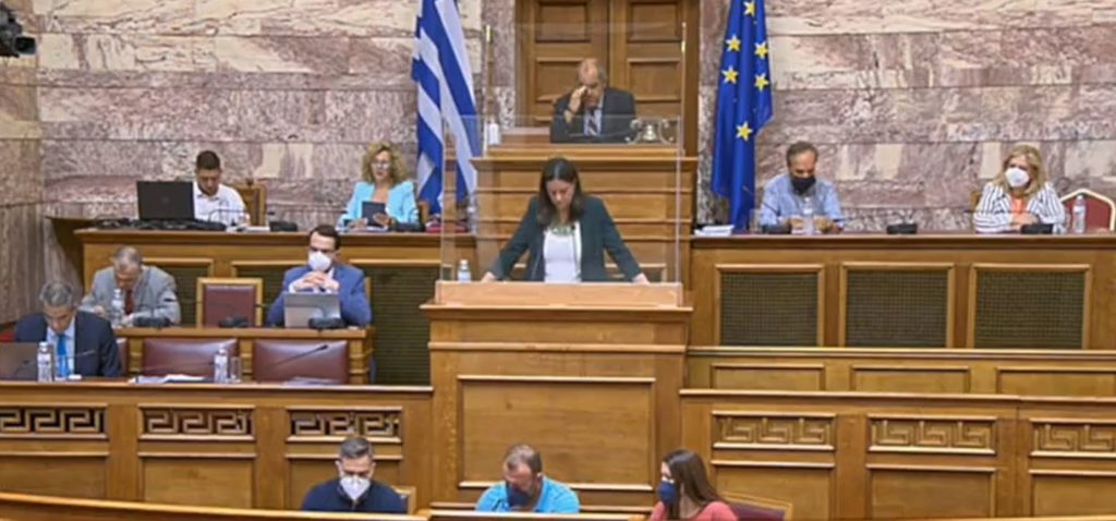 Εν μέσω ικανοποίησης συνεχίζεται η συζήτηση στη Βουλή για το νομοσχέδιο που αφορά εκκλησιαστικά ζητήματα