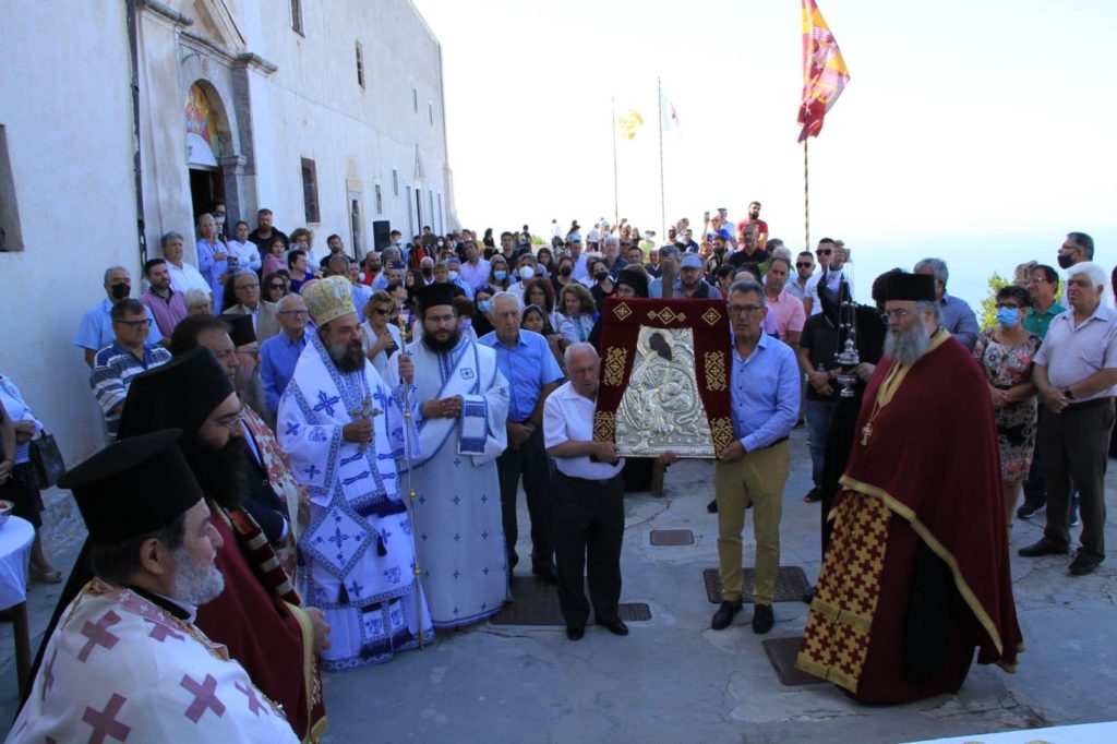 Πανηγύρισε η Ιερά Μονή Προφήτη Ηλιού Θήρας (ΦΩΤΟ)