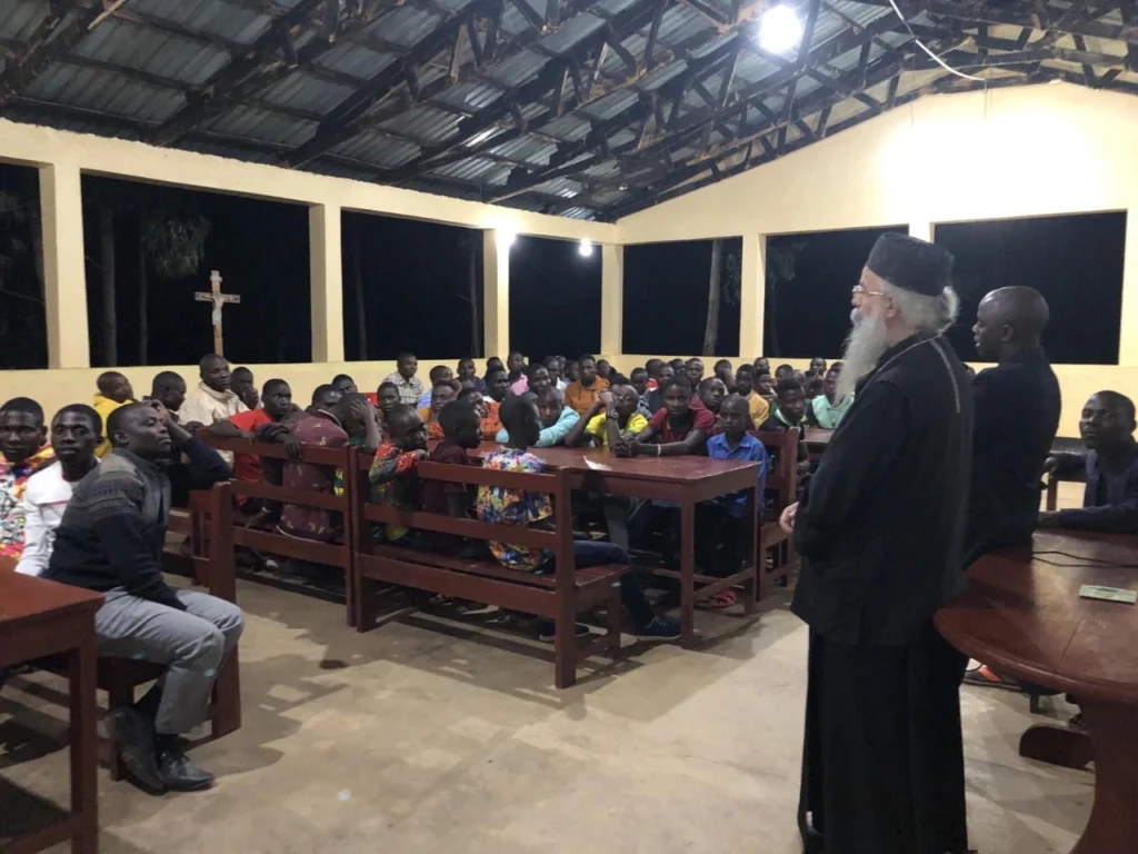 135 νέοι φιλοξενούνται στις Κατασκηνώσεις της Επισκοπής Μπουκόμπας