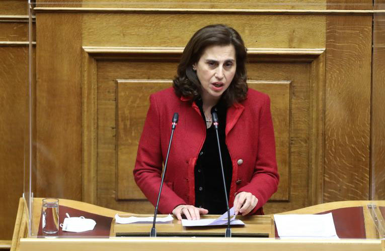 Κεφαλίδου: “Από την αρχή είμασταν με τον απλό παπά”