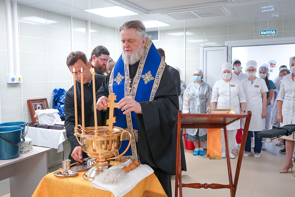 Глава Курской митрополии освятил отделение рентгенохирургических методов диагностики Курской больницы скорой медицинской помощи