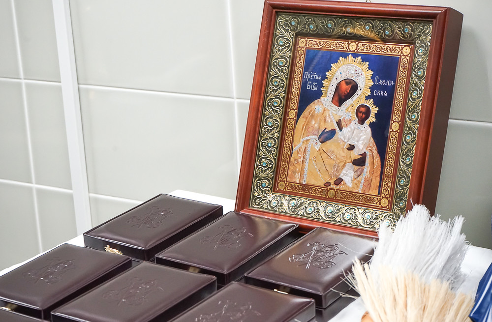 Η εικόνα της Παναγίας του Σμολένσκ στο Νοσοκομείο του Κουρσκ