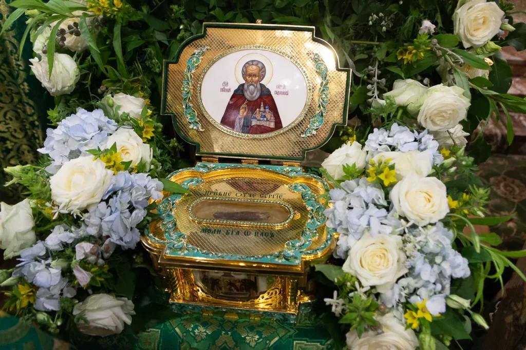 Το δεύτερο ταξίδι ξενικά το ιερό λείψανο του Αγίου Σεργίου του Ραντονέζ