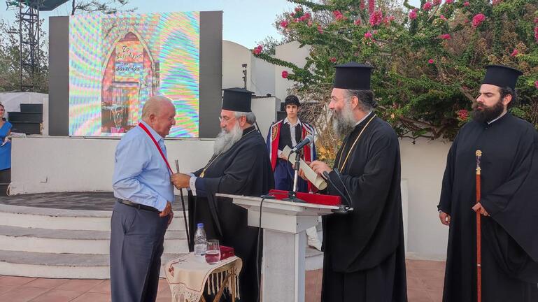 Η Εκκλησία της Κρήτης τίμησε τον Νίκο Δασκαλαντωνάκη με τον Σταυρό των Αγ. Αποστόλων Παύλου και Τίτου