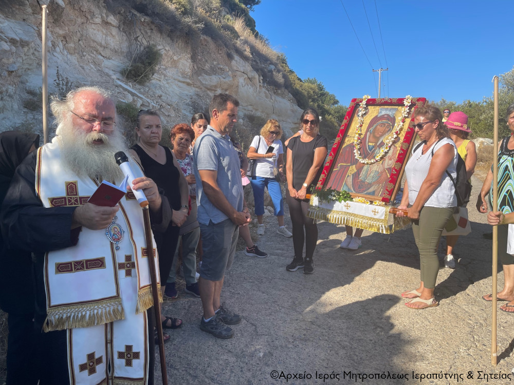 Πομπή 8,5 χλμ. για τη λιτανεία της Παναγίας Φανερωμένης στην Ι.Μ. Ιεραπύτνης και Σητείας