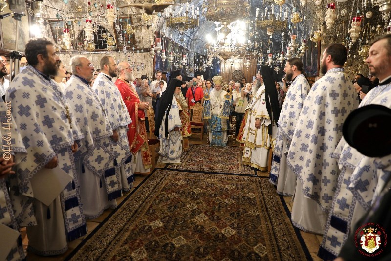 البطريركية الأورشليمية تحتفل بعيد رقاد والدة الإله الفائقة القداسة