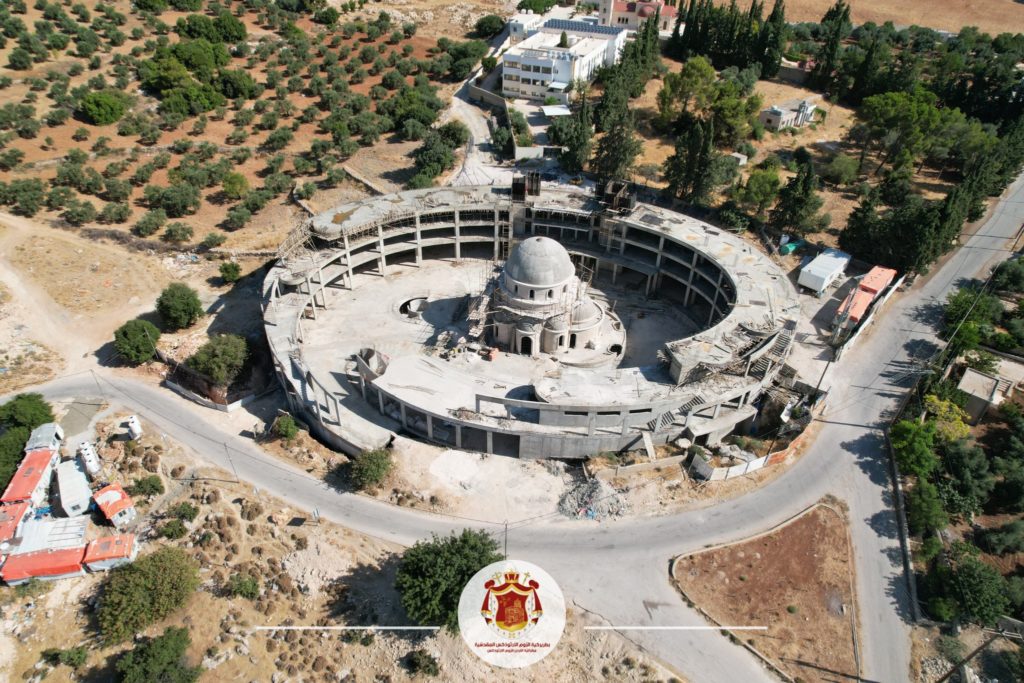 ‎صورٌ جوّيَّةٌ لكنيسة الأقمار الثلاثة