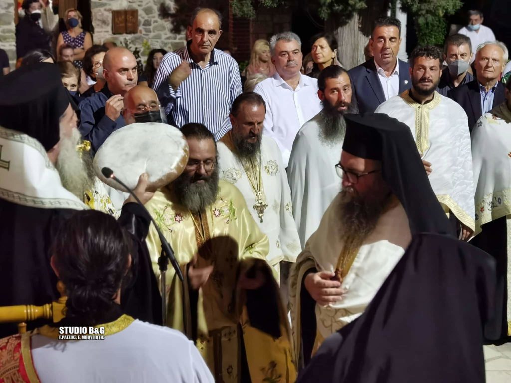 Αρχιερατικός Εσπερινός του Αγίου Θεοδοσίου από τον Μητροπολίτη Άρτης στην Αργολίδα
