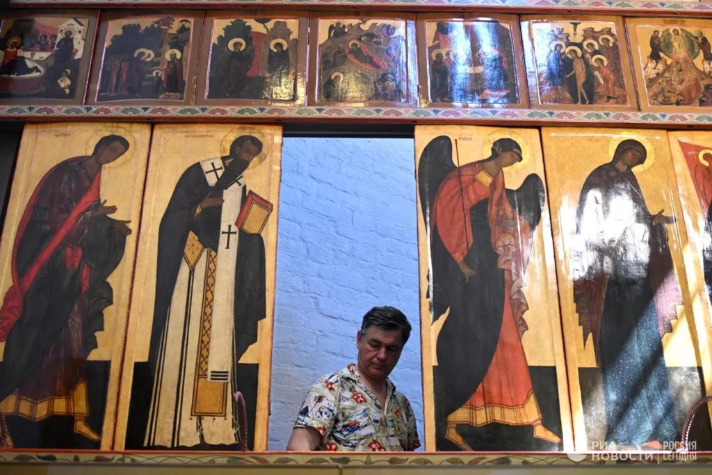 ICONS RESTORED IN RED SQUARE’S ICONIC ST. BASIL’S CATHEDRAL