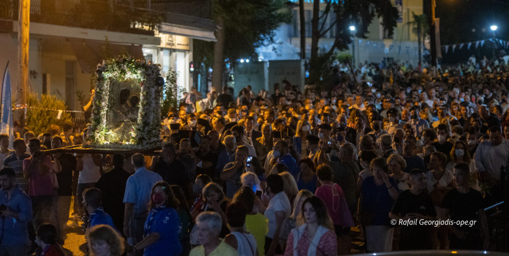 Λαοθάλασσα για την Παναγία στη Νέα Μηχανιώνα