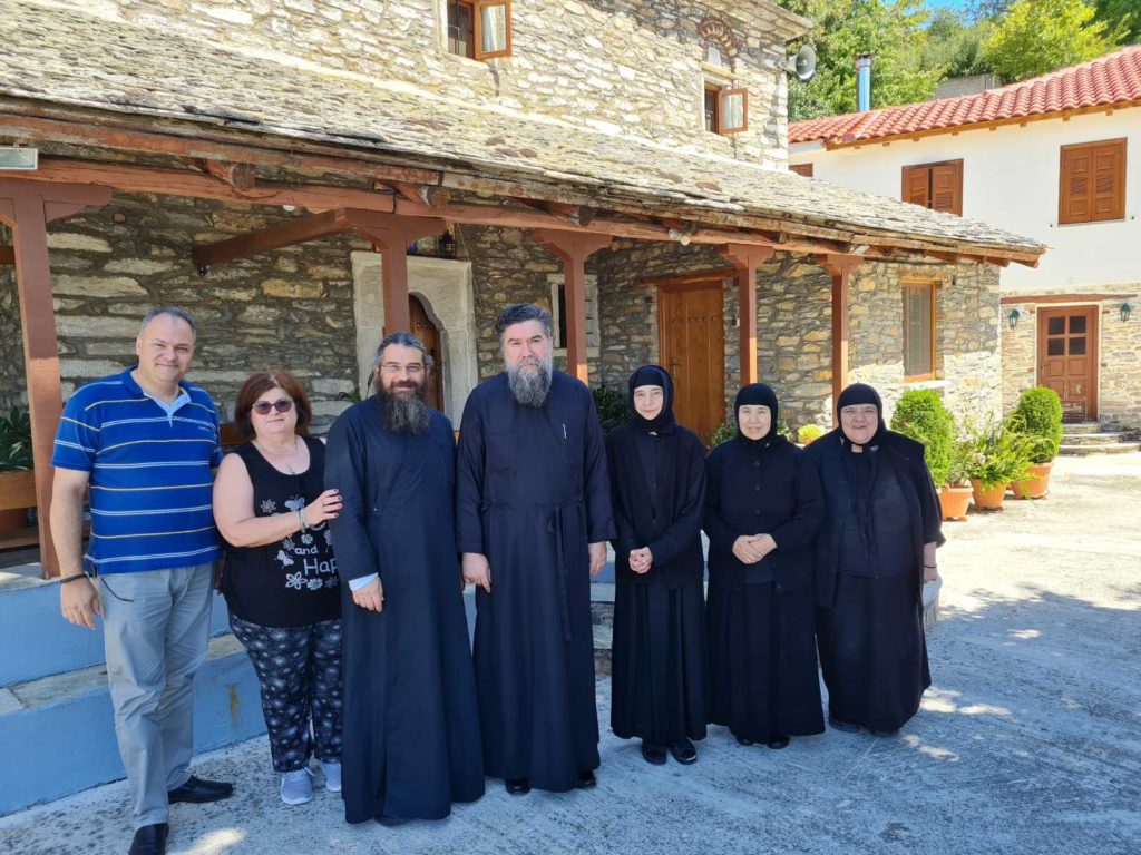 Ιερό προσκύνημα στις ρίζες