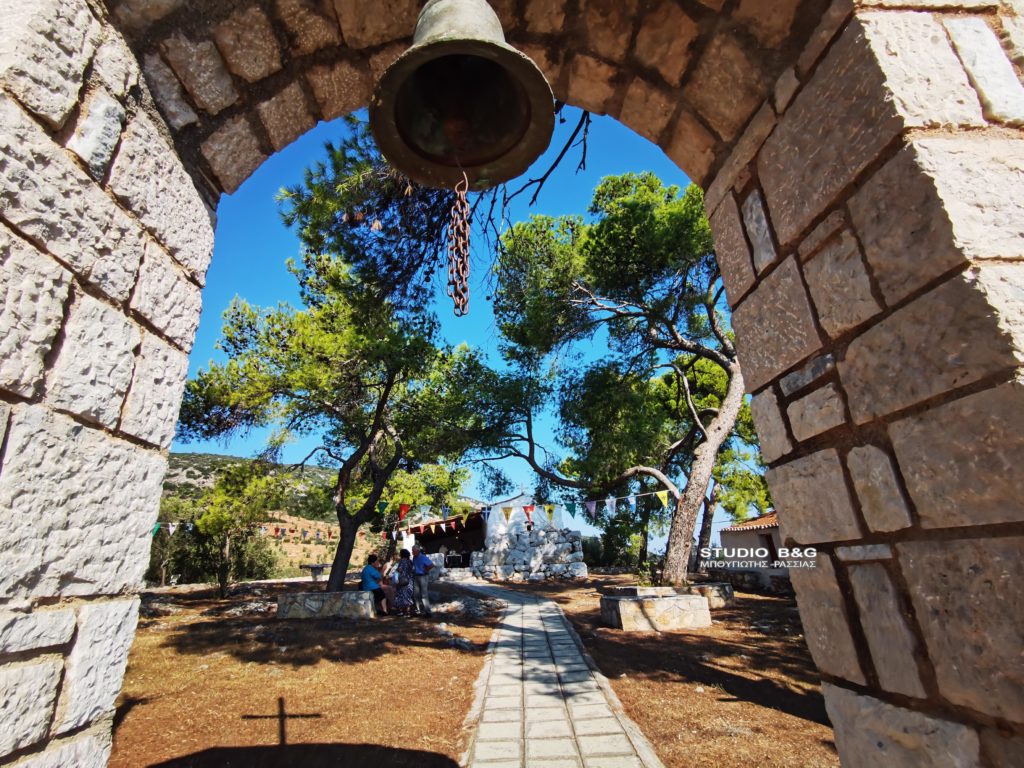 Ναύπλιο: Γιορτάζει το εκκλησάκι του Αγίου Ιωάννη στα Λευκάκια – Η παράδοση με το θαυματουργό παράθυρο