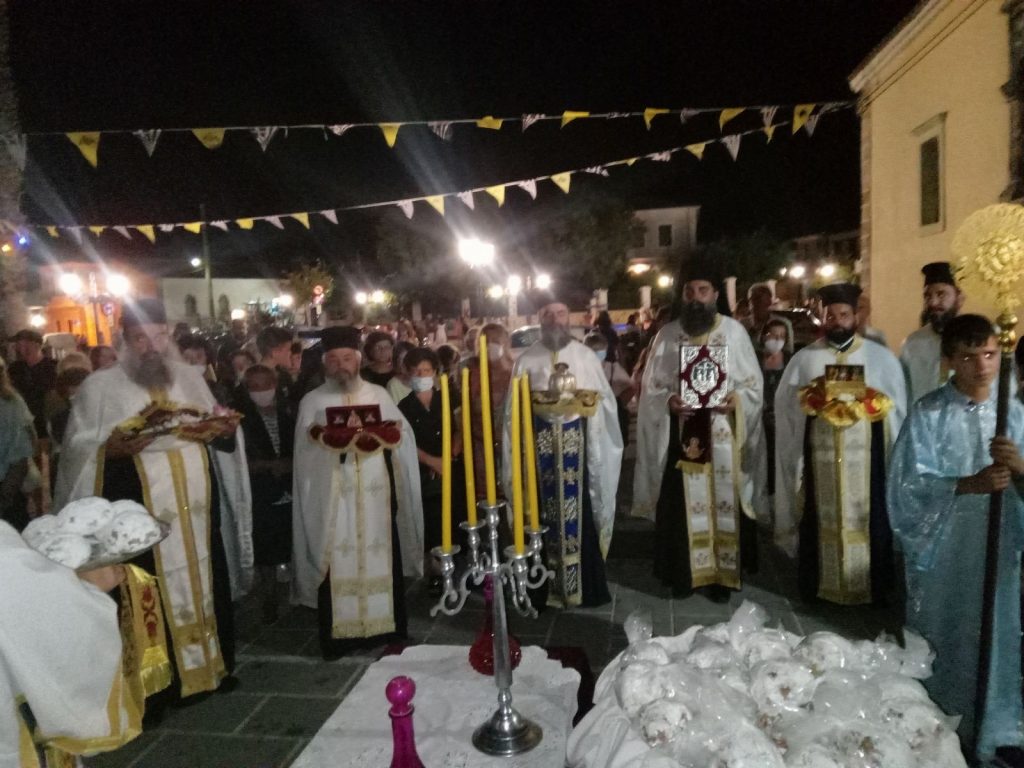 Λευκάδα: Ιερά Παράκληση, Εγκώμια και λιτάνευση του Αγ. Διονυσίου στην πόλη (ΦΩΤΟ)