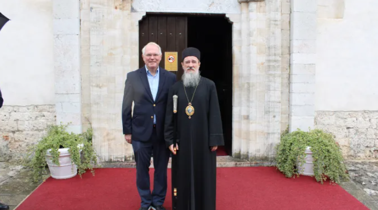 US ambassador to Serbia Hill visits historic Mileševa monastery