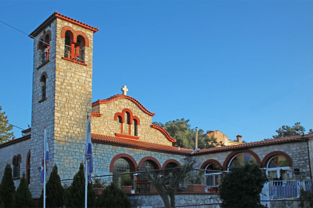 Αγ. Στέφανος – Θεσσαλονίκη: Ληστής έκλεψε από το ναό αντίδωρα, λαχανικά, αλλαντικά και φωτογραφική μηχανή