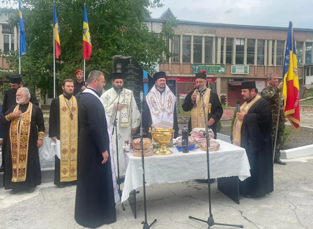 Episcopul Veniamin a sfinţit monumentul dedicat eroilor care s-au jertfit în războiul din Transnistria