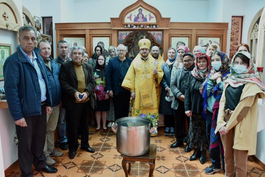 В храме при Посольстве России в Боливии совершено архиерейское богослужение