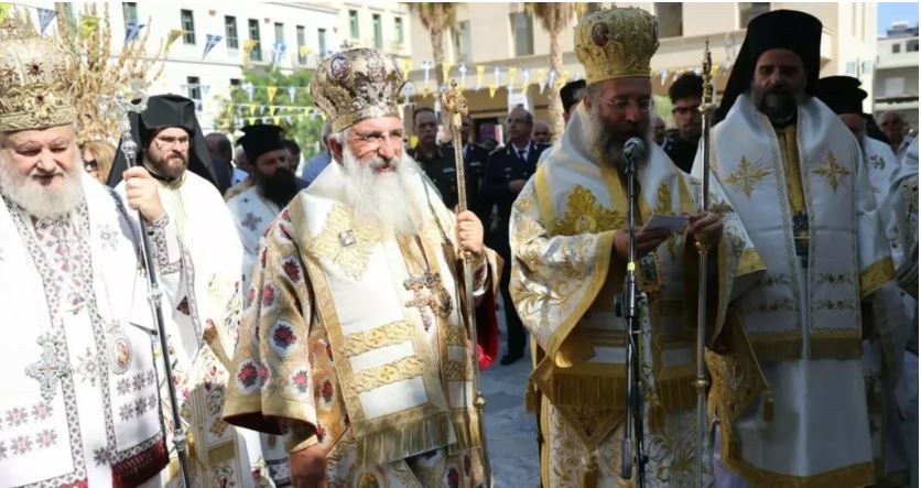 Ηράκλειο: Θεία Λειτουργία για τον Άγιο Τίτο και τη μνήμη των σφαγιασθέντων της 25ης Αυγούστου του 1898 (ΦΩΤΟ)