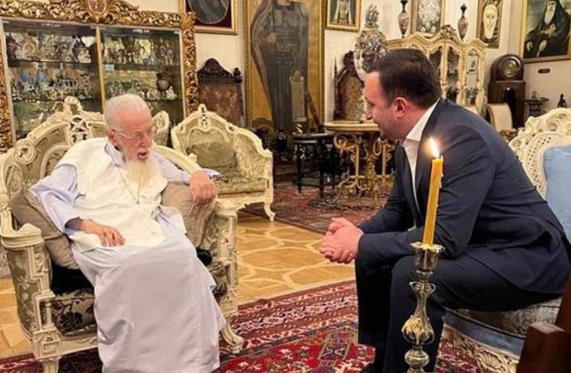 საქართველოს პრემიერ-მინისტრი ბატონი ირაკლი ღარიბაშვილი სრულიად საქართველოს კათოლიკოს-პატრიარქ ილია II-ს ესტუმრა