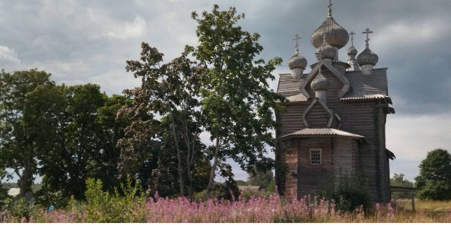 Ученые и волонтеры изучили деревянную церковь в деревне Щелейки