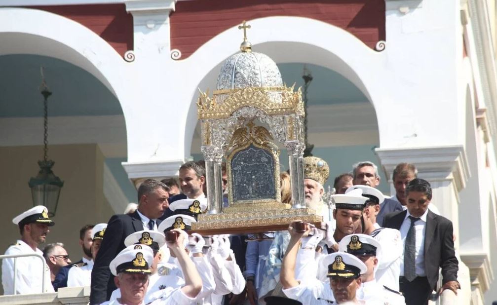 Οι πανηγυρικοί εορτασμοί της Παναγίας: Από την Τήνο στην Πάρο, και από τη Σουμελά στο Βέρμιο έως την Τραπεζούντα