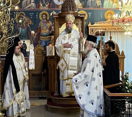 Αρχιερατική Θεία Λειτουργία στον Ι.Ν. Αγ. Κωνσταντίνου και Ελένης Ν. Ιωνίας