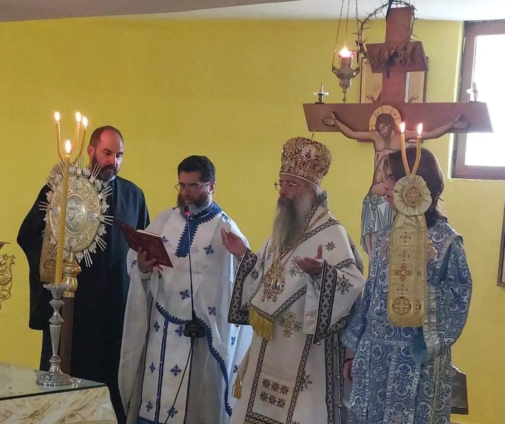 Ο Επίσκοπος Μπουκόμπας στον Ιερό Ναό Οσίου Αυξεντίου Κ. Σταυρού
