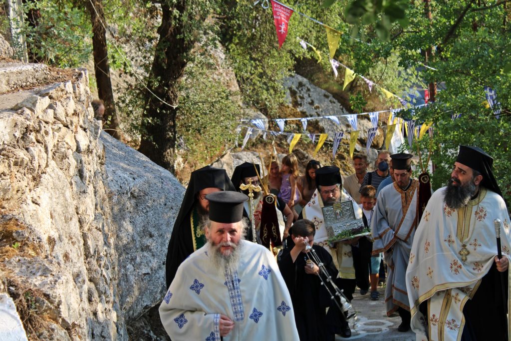 Η Λευκάδα υποδέχθηκε τα ιερά λείψανα των Αγίων Ραφαήλ, Νικολάου και Ειρήνης