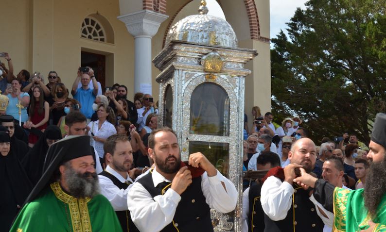 Πλήθος πιστών στη λιτανεία του Αγίου Γερασίμου στην Κεφαλονιά (ΒΙΝΤΕΟ)