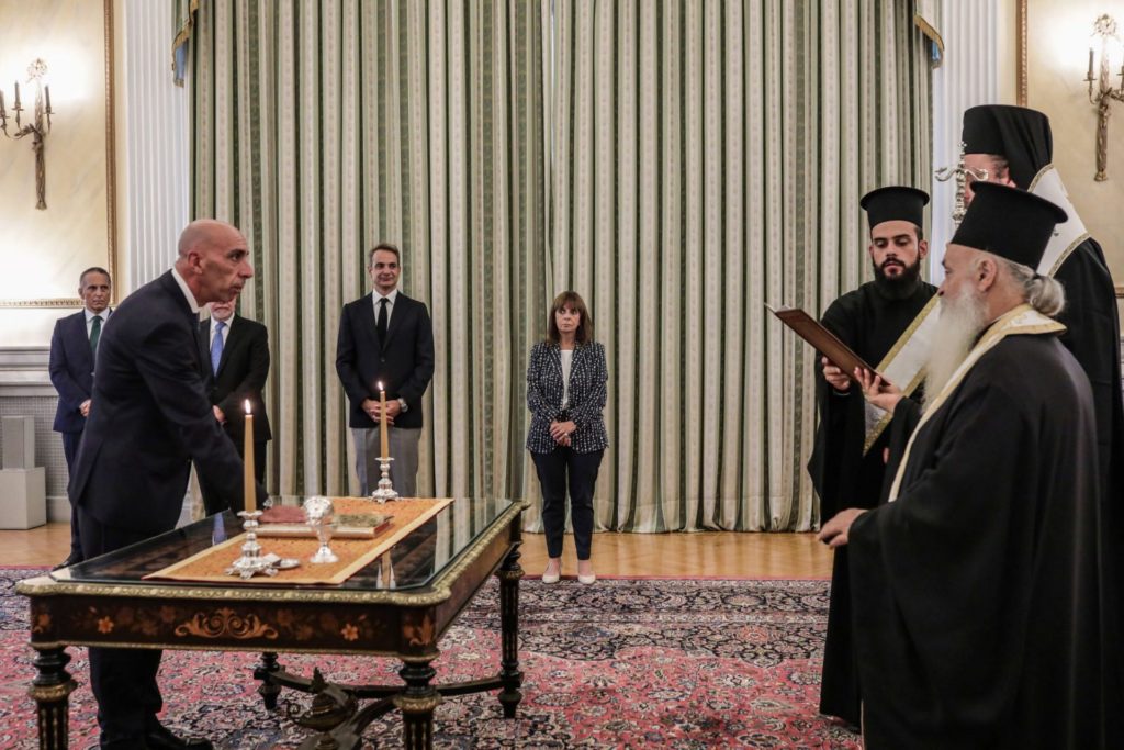 Ο Επίσκοπος Ωρεών στην ορκομωσία του νέου υφυπουργού στον πρωθυπουργό
