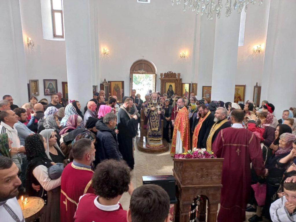 საკვირაო წირვა და სავედრებელი პარაკლისი ეპარქიის გაძლიერებისთვის