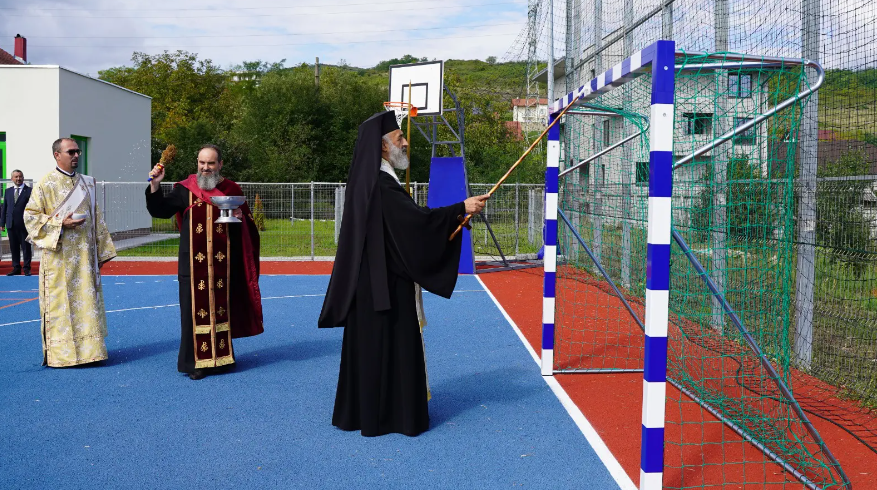 Arhiepiscopul Alba Iuliei a sfințit sala și terenul de sport ale Seminarului Teologic „Sf. Simion Ștefan”